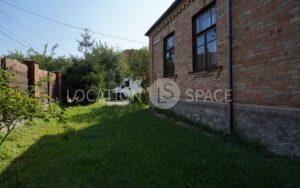 Будинок для зйомок. Нивки