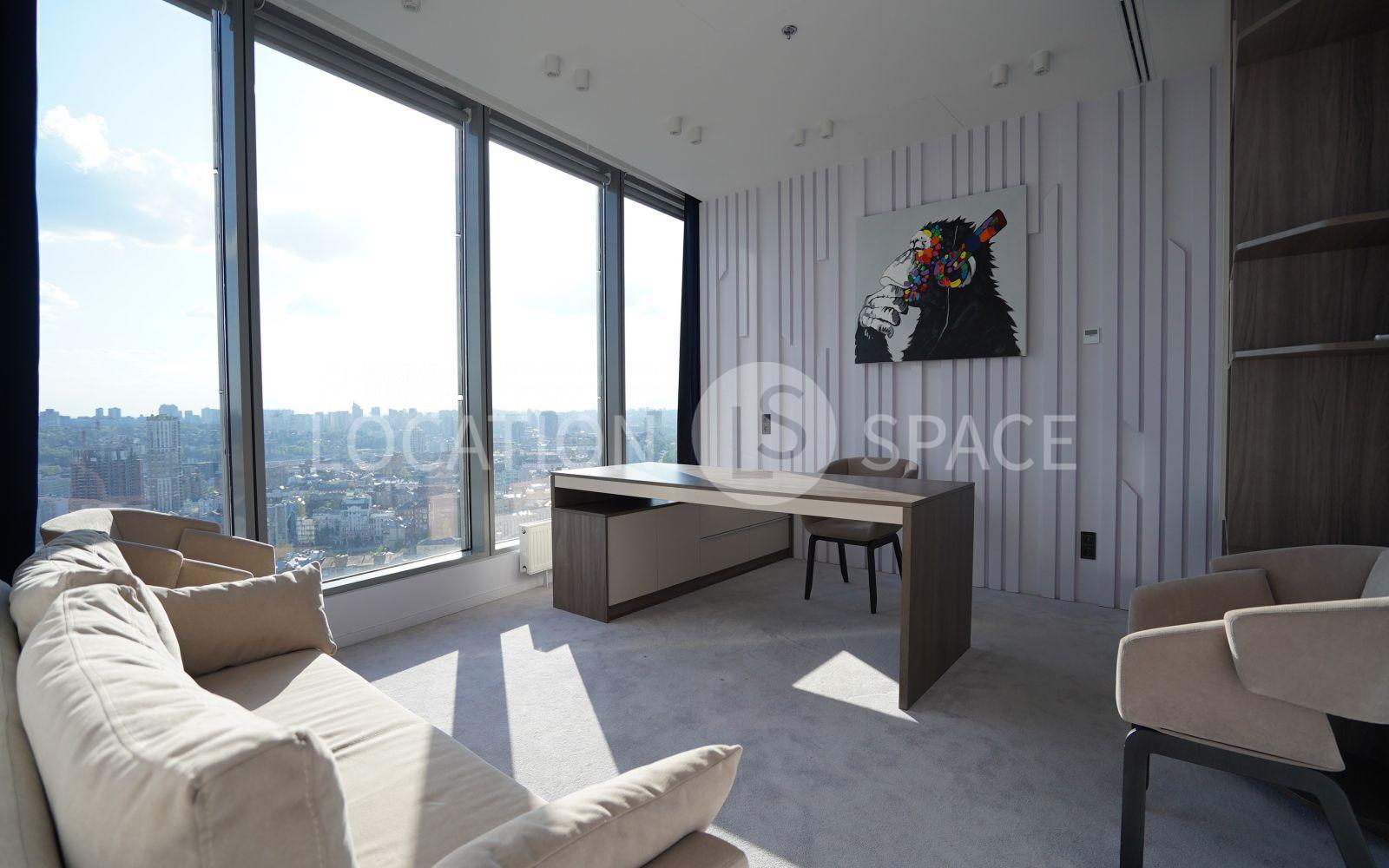 Офіс для зйомок. Центр