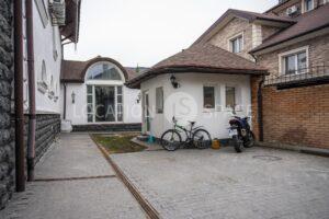 Будинок для зйомок. Обухівська траса